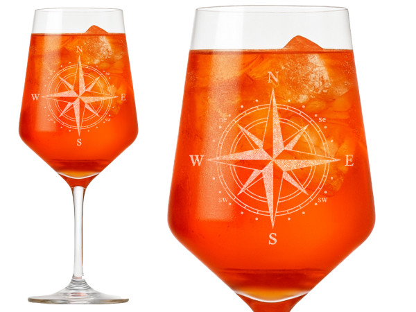 Exoda Weinglas mit Windrose Gravur spülmaschinenfest für Nautikliebhaber ideal für stilvolle Abende mit edlen Getränken unterstützt soziale Verantwortung und Kreativität