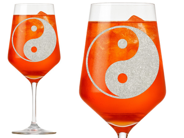 Valhalla Weinglas mit Gravur Ying Yang Glücksbringer 350ml spülmaschinenfest