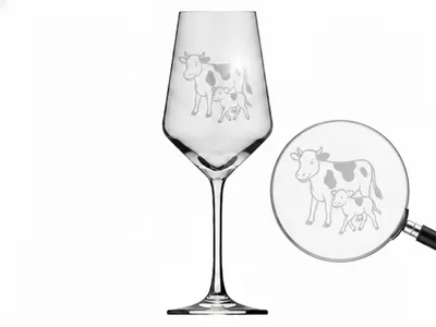 Weinglas 350 ml mit graviertem Kuh-Kalb Motiv spülmaschinenfest für jeden Anlass