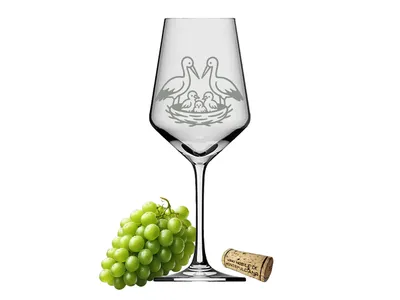 Weinglas mit Gravur Storch Mama und Babys charmantes Design spülmaschinenfest und pflegeleicht