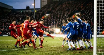 Testspiel zwischen FC Schalke 04 und FC Gütersloh: Ein Fußballfest im Fokus