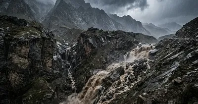 Schwere Naturkatastrophen in der Himalaya-Region: Sturzfluten und Erdrutsche fordern zahlreiche Opfer