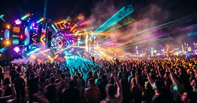 Kontroverse um Alphaville und das 'Glücksgefühle'-Festival